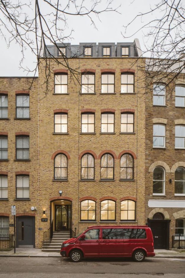 18 Clerkenwell Close