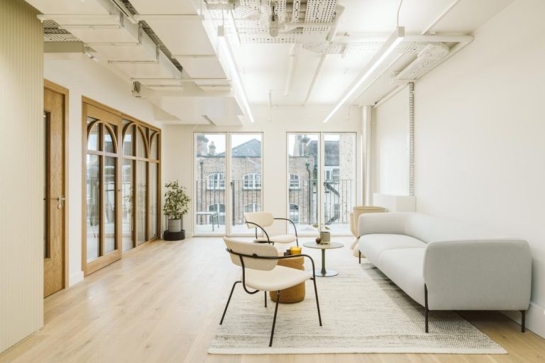 18 Clerkenwell Close