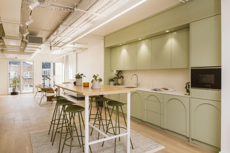 18 Clerkenwell Close